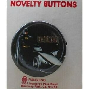 Vintage 1989 Batman Movie Batman w/Batmobile 1.5" Pinback Button on Card